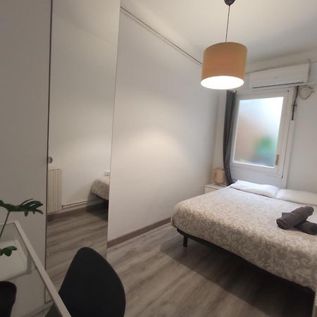 Private Rooms On Tamarit Street Barcelona Buitenkant foto