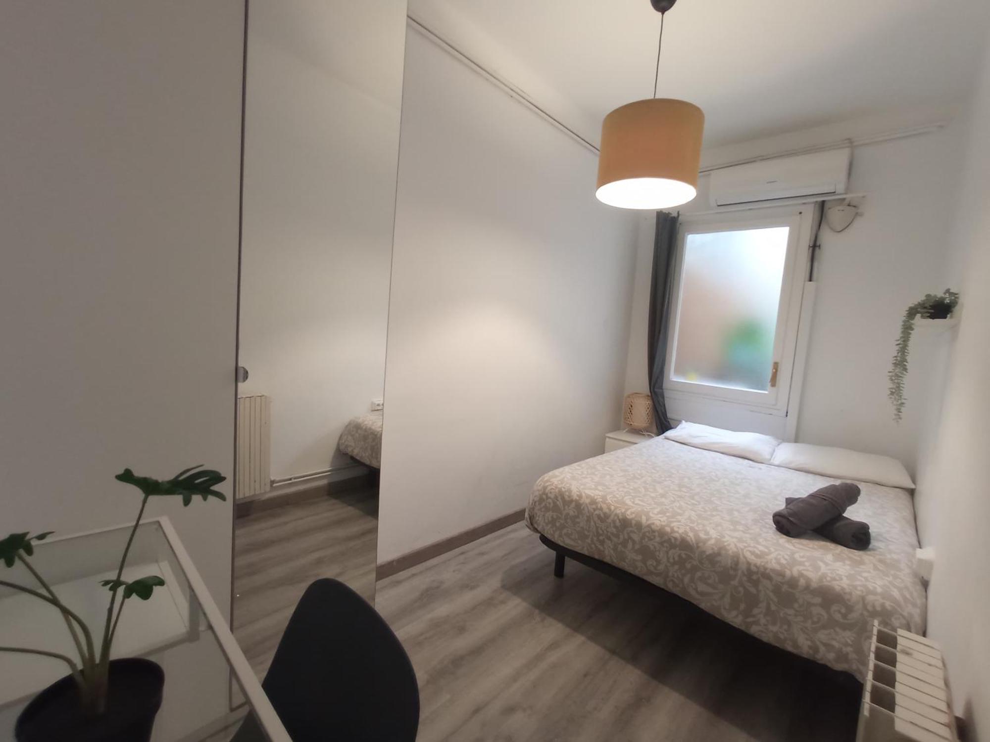 Private Rooms On Tamarit Street Barcelona Buitenkant foto