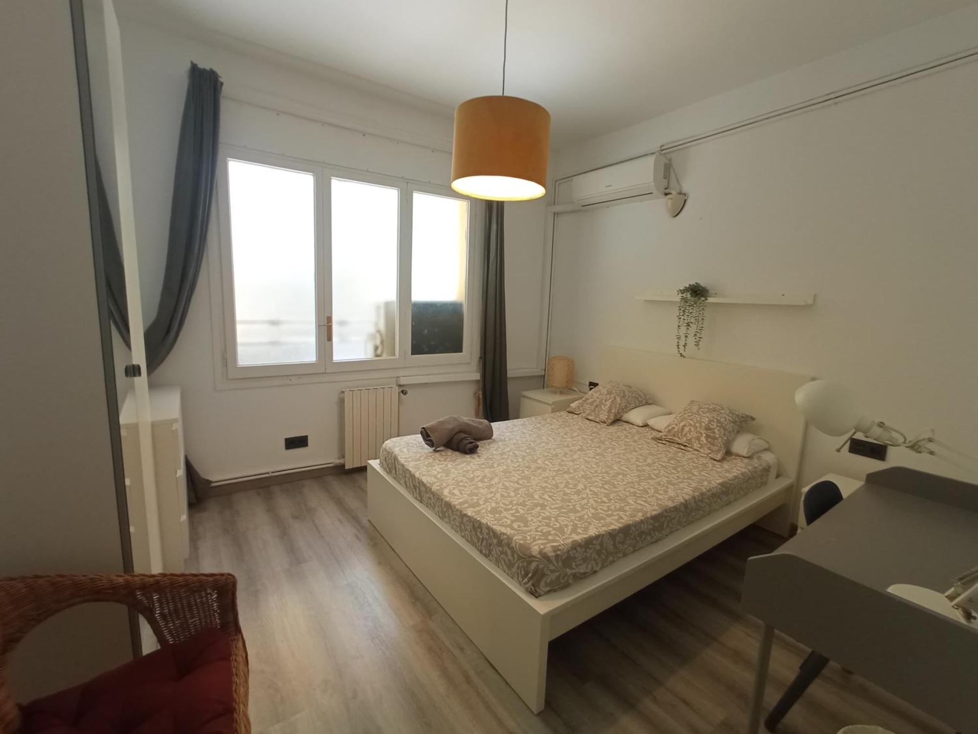 Private Rooms On Tamarit Street Barcelona Buitenkant foto